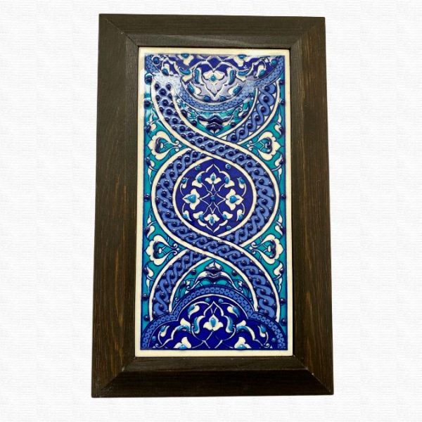 Multi-tone Blue and White Chains and Flowers Tile